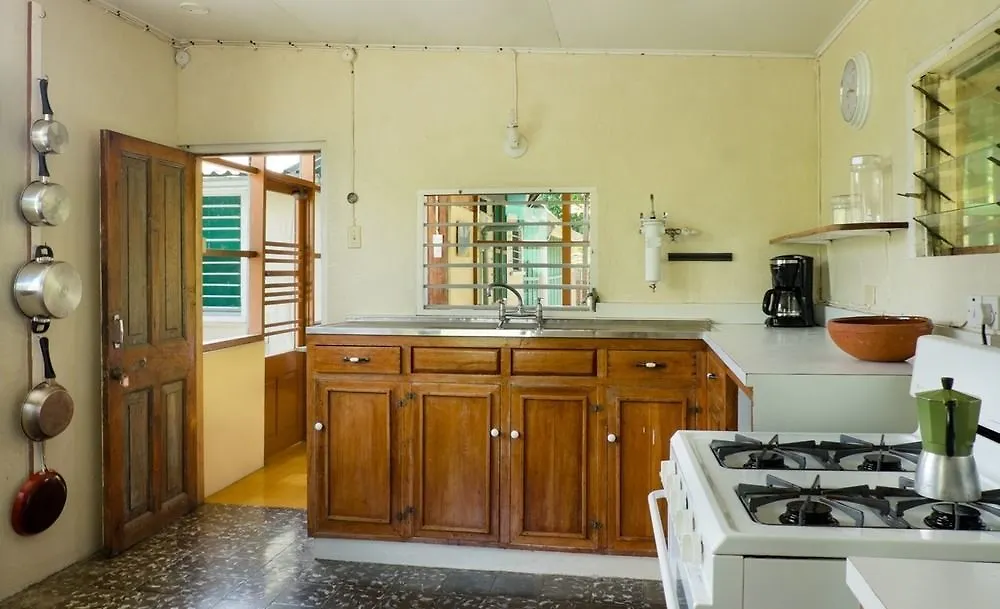 Retreat Plantation House Hotell Little Bay 3*,  Jamaica